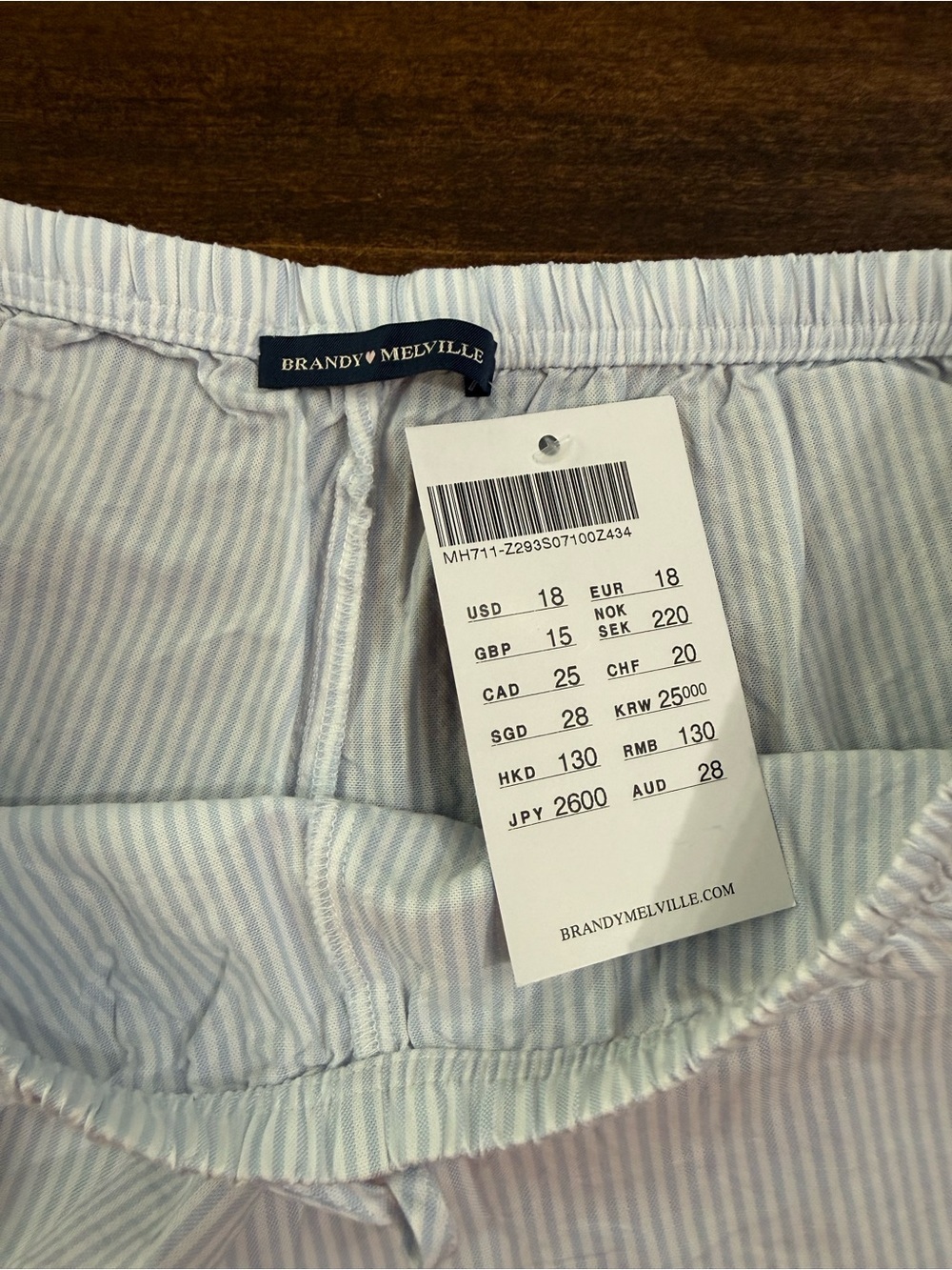 Brandy Melville Light Blue & White Striped Shorts - Picture 4 of 7